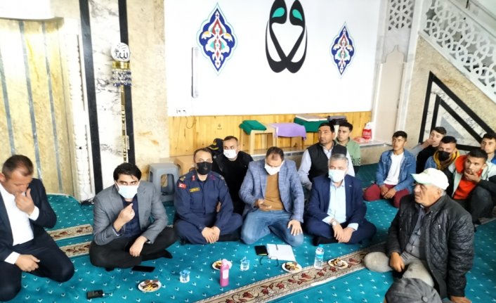 Kaymakam Yıldız Adatepe Mahallesi sakinleriyle bir araya geldi