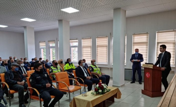 Ladik'te öğrenci servis sürücülerine eğitim verildi