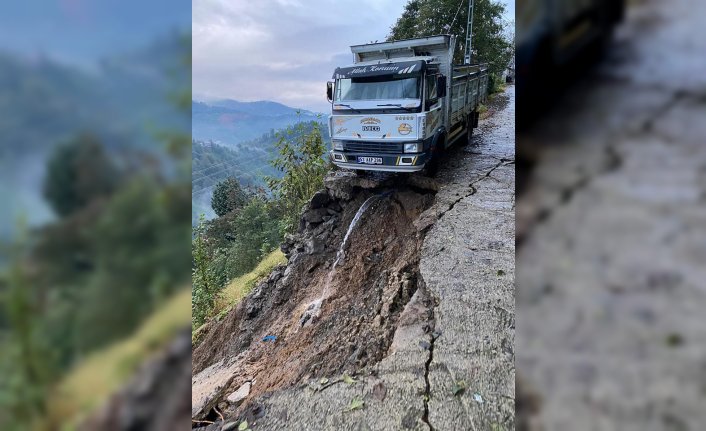 Rize'de şiddetli yağış hasara neden oldu