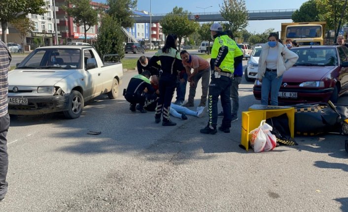 Samsun'da kamyonete çarpan motosikletin sürücüsü yaralandı