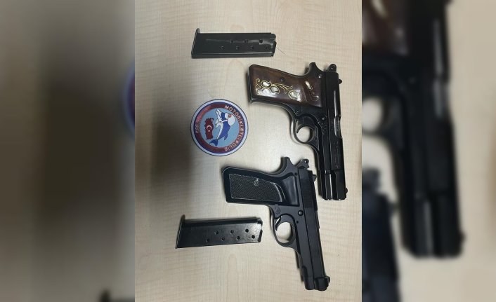 Trabzon'da 2 ruhsatsız tabanca ele geçirildi