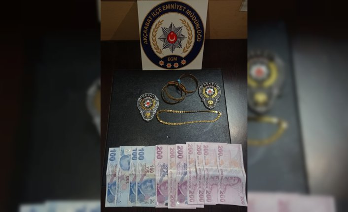 Trabzon'da kendisini polis olarak tanıtıp dolandırıcılık yapan zanlı yakalandı