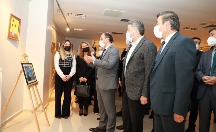 Bartın'da korunma ve bakım altındaki çocuklardan resim sergisi