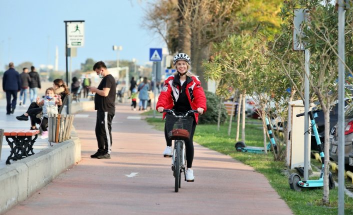 Bisiklet tutkunu diyetisyen hastalarına da bu sporu öneriyor