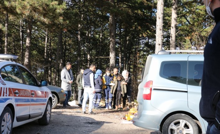 Bolu'da ağaca çarpan otomobildeki 6 kişi yaralandı