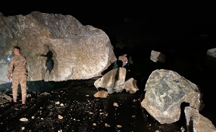 Bulancak-Kovanlık kara yolu heyelan nedeniyle ulaşıma kapandı