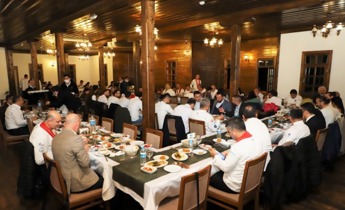 Çarşamba Belediye Başkanı Doğan, fuara katılan şeflerle bir araya geldi