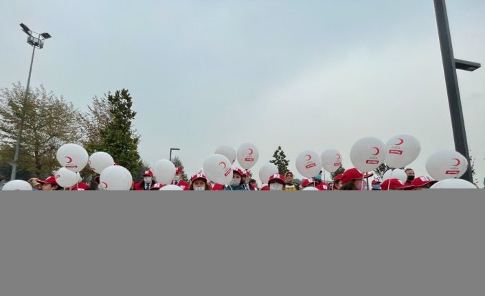 Düzce'de Kızılay Haftası mehteranlı kortej yürüyüşüyle kutlandı