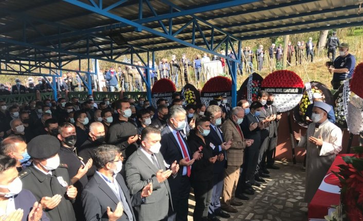 Giresun'da kalp krizi nedeniyle hayatını kaybeden komiser yardımcısı toprağa verildi