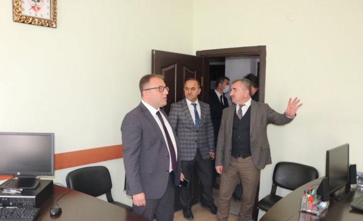 Kaymakam Nayman ve Belediye Başkanı Özdemir taşınan resmi kurumları ziyaret etti