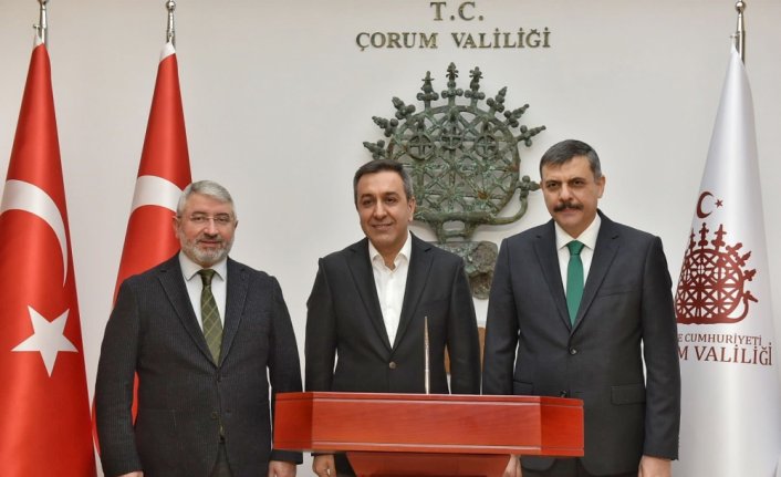 Milli Savunma Bakan Yardımcısı Dere, Çorum'da ziyaretlerde bulundu