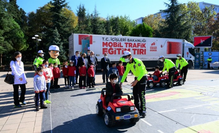 Mobil Trafik Eğitim Tırı Trabzon'da