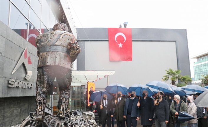 Samsun'da kamyon yedek parçalarından Atatürk heykeli yapıldı