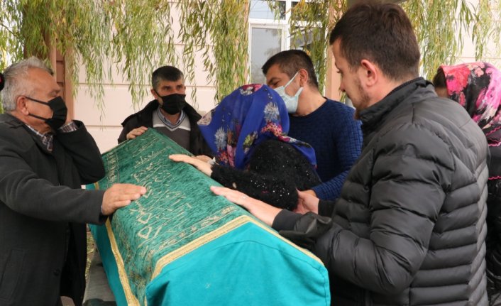 Samsun'da Kovid-19 tedavisinin ardından kalp krizi geçiren 11 yaşındaki çocuk öldü