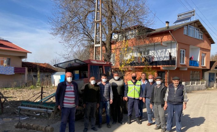 Samsun'da traktör sürücülerine trafik semineri verildi