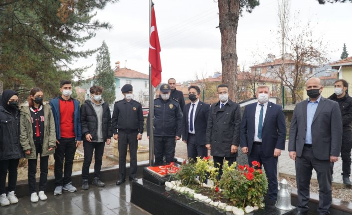 Şehit öğretmen Aybüke Yalçın kabri başında anıldı