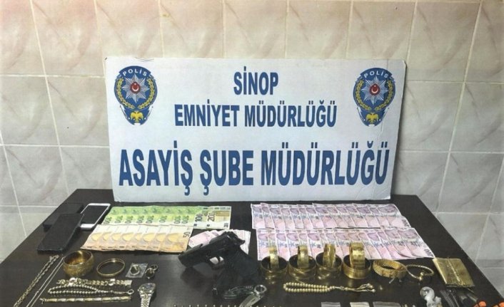 Sinop'ta düzenlenen operasyonda sahte altın ve uyuşturucu ele geçirildi