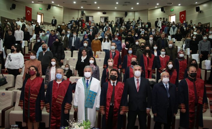 Tokat'ta diş fakültesi öğrencileri beyaz önlük giydi