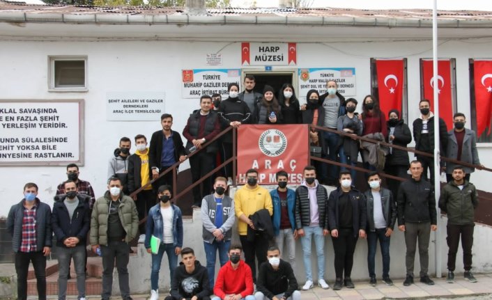 Üniversite öğrencilerine Araç'ın tarihi mekanları tanıtıldı