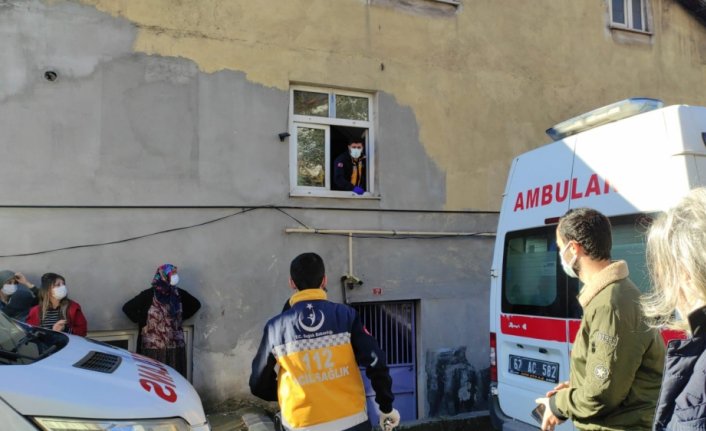 Zonguldak'ta karbonmonoksitten etkilenen anne ve 2 çocuğu hastaneye kaldırıldı