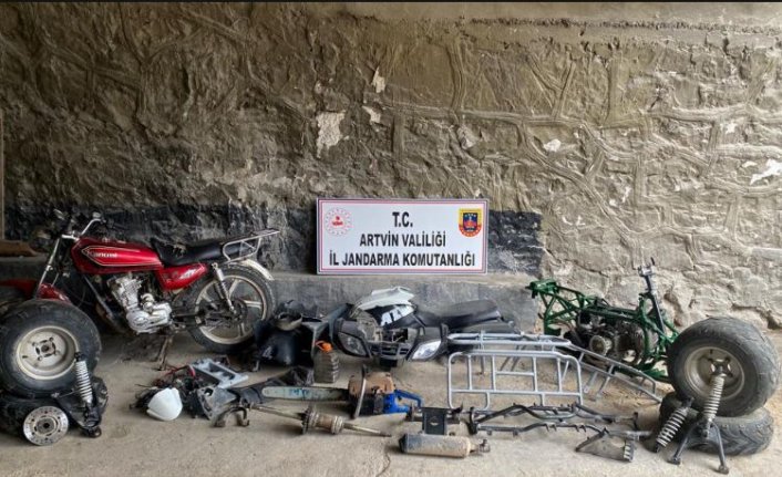 Artvin'de hırsızlık yaptıkları gerekçesiyle 2 kişi tutuklandı