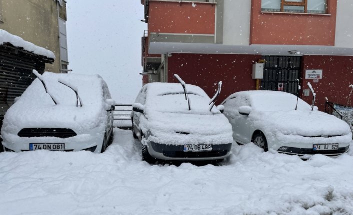 Bartın'da kar nedeniyle 93 köy yolu ulaşıma kapandı