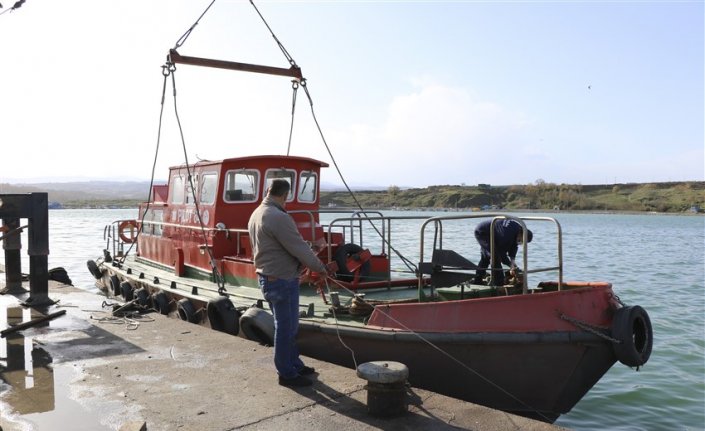 Çanakkale'den Sinop'a getirilen bot, Karadeniz'de bilimsel araştırmalarda kullanılacak
