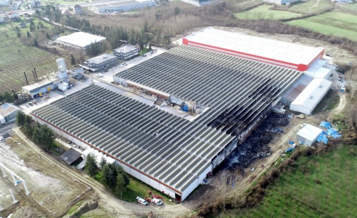 Düzce'de yangın sonrası mobilya fabrikasında oluşan hasar görüntülendi
