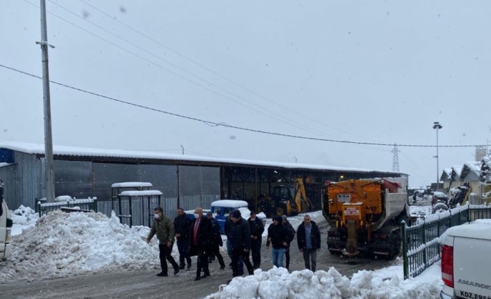 Ereğli'de ekipler karla mücadele mesaisinde