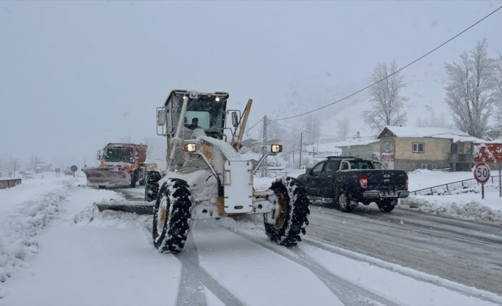 GÜNCELLEME - Bayburt-Erzurum kara yolu Kop Dağı Geçidi'nde ulaşım kontrollü sağlanıyor