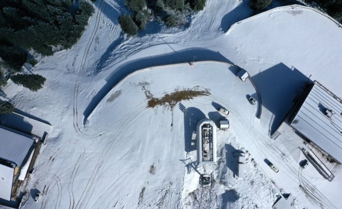 Ilgaz 2-Yurduntepe Kayak Merkezi'nde kar yağışı sevindirdi