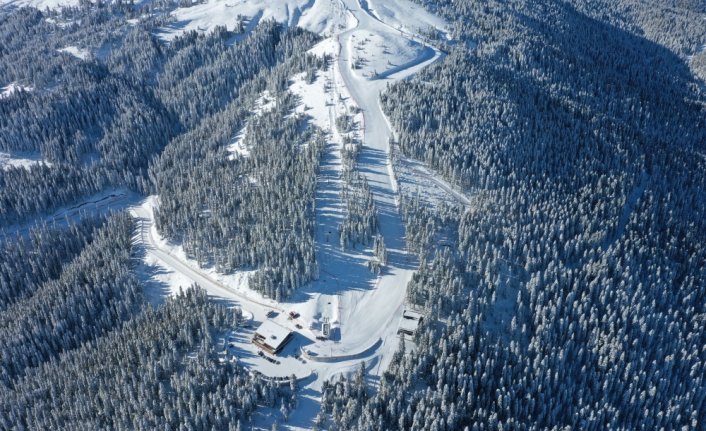 Ilgaz Dağı'ndaki Yurduntepe Kayak Merkezi ziyaretçilerini ağırlamaya başladı