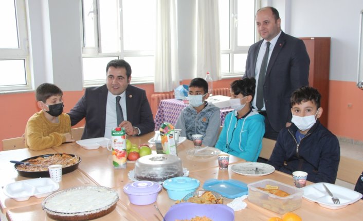 Kaymakam Gökcecik Yerli Malı Haftası programına katıldı