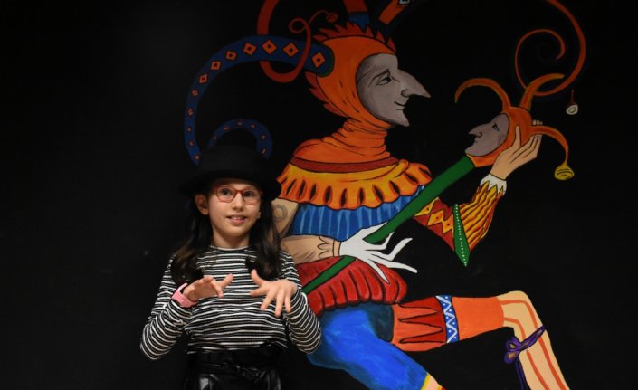 Küçük Elvin, kalbinden kalemine aktardığı masallarla kitap çıkardı