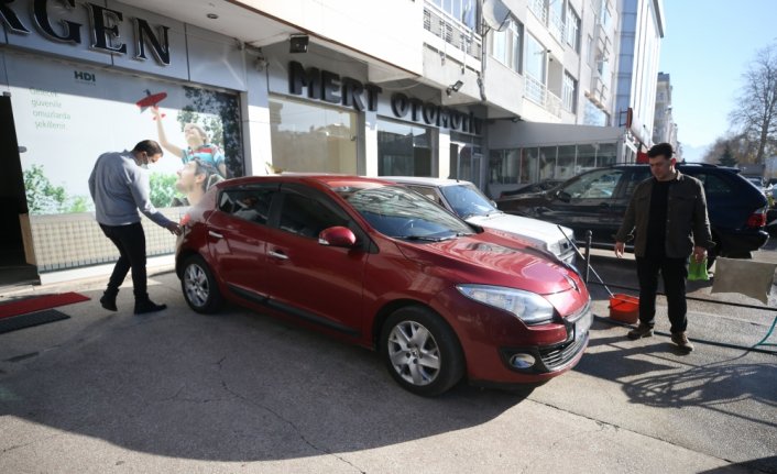 Ordu'da 3 çocuğun çalıp İstanbul'a götürdüğü otomobil galeriye getirildi