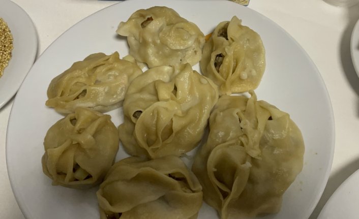 Samsun'da Kazak öğrenciler üniversitede kendi kültürlerini ve yemeklerini tanıttı