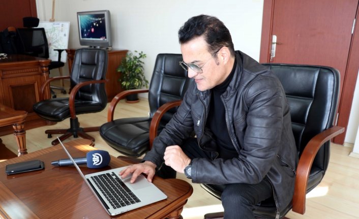 Şarkıcı Hakan Peker, AA'nın 