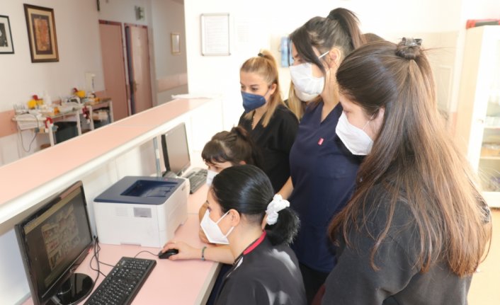 Zonguldak'ta sağlık çalışanları AA'nın 