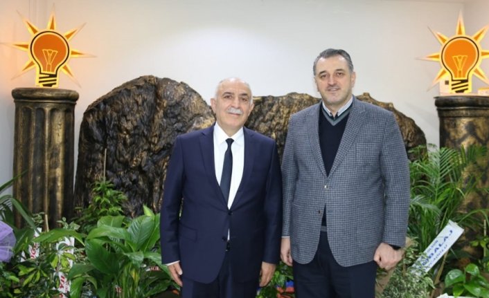 AK Parti Amasya Milletvekili Çilez, kentte ziyaretlerde bulundu