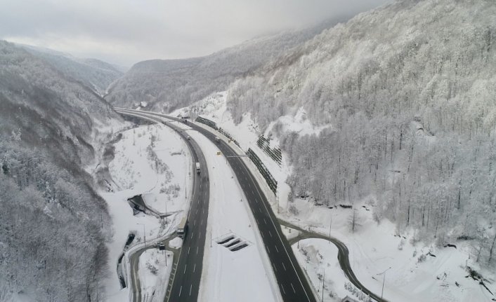 Anadolu Otoyolu Düzce kesiminde trafik akışı normal seyrediyor