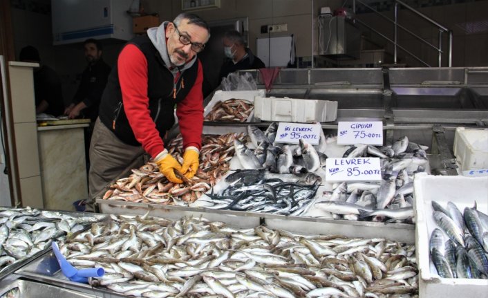 Av miktarındaki düşüş balık fiyatlarını artırıyor