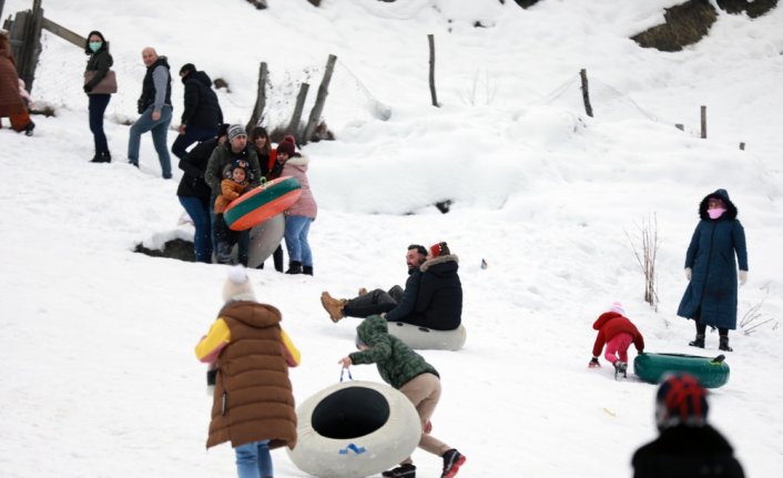 Ayder Yaylası'nda yılbaşı yoğunluğu yaşanıyor