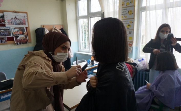 Çarşamba Mesleki Eğitim Merkezi köy okullarına gönüllü kuaförlük hizmeti sunuyor