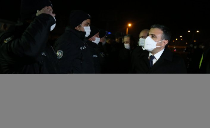 Düzce Valisi Atay yeni yıla girilirken görevi başındaki personeli ziyaret etti