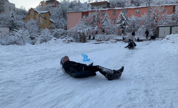 Gümüşhane'de kar yağışı nedeniyle eğitime ara verildi