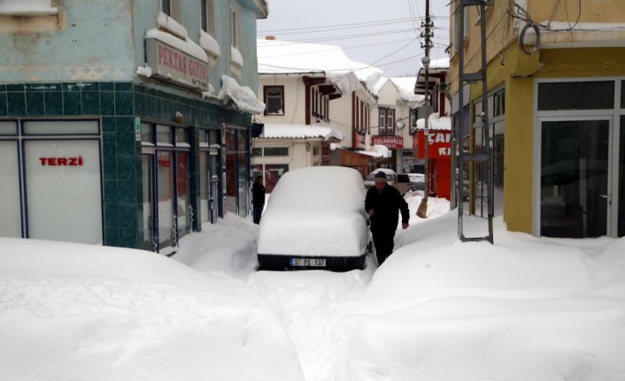 Kastamonu'nun bazı ilçelerinde kar kalınlığı 1 metreyi geçti