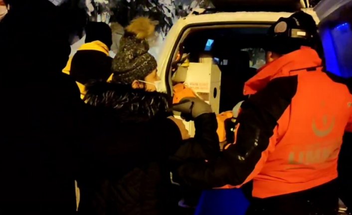 Köyde mahsur kalan hastanın yardımına UMKE ekipleri yetişti