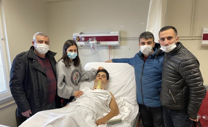 Lokomotifin çarpması nedeniyle ayağı kesilen Eren, futboldan kopmayacak