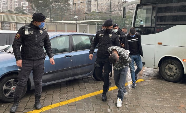Samsun'daki uyuşturucu operasyonunda yakalanan 6 zanlıdan 3'ü tutuklandı