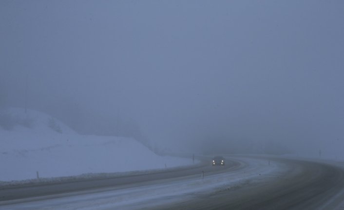 Tokat-Sivas kara yolunda sis etkili oluyor